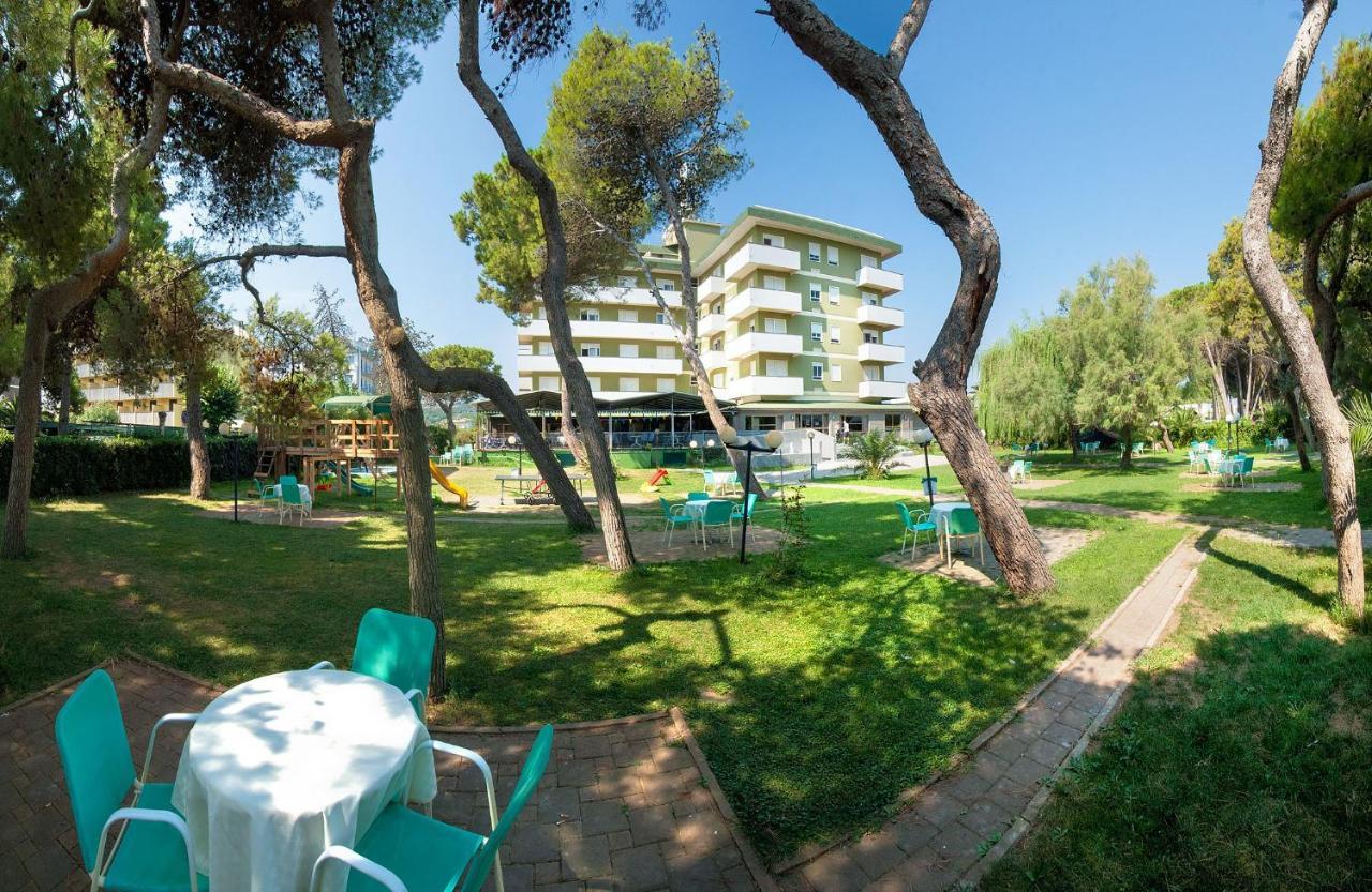 ג'וליאנובה Hotel Smeraldo מראה חיצוני תמונה