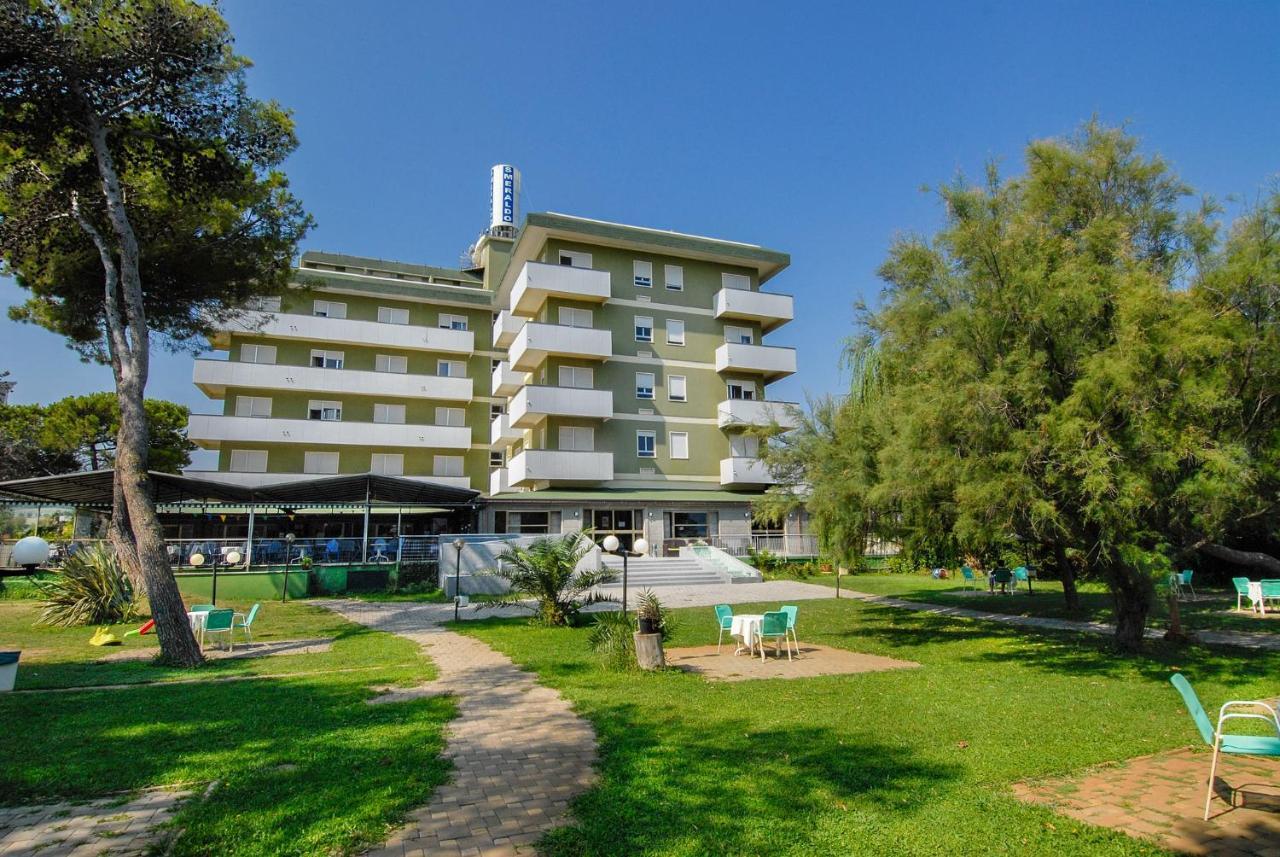 ג'וליאנובה Hotel Smeraldo מראה חיצוני תמונה