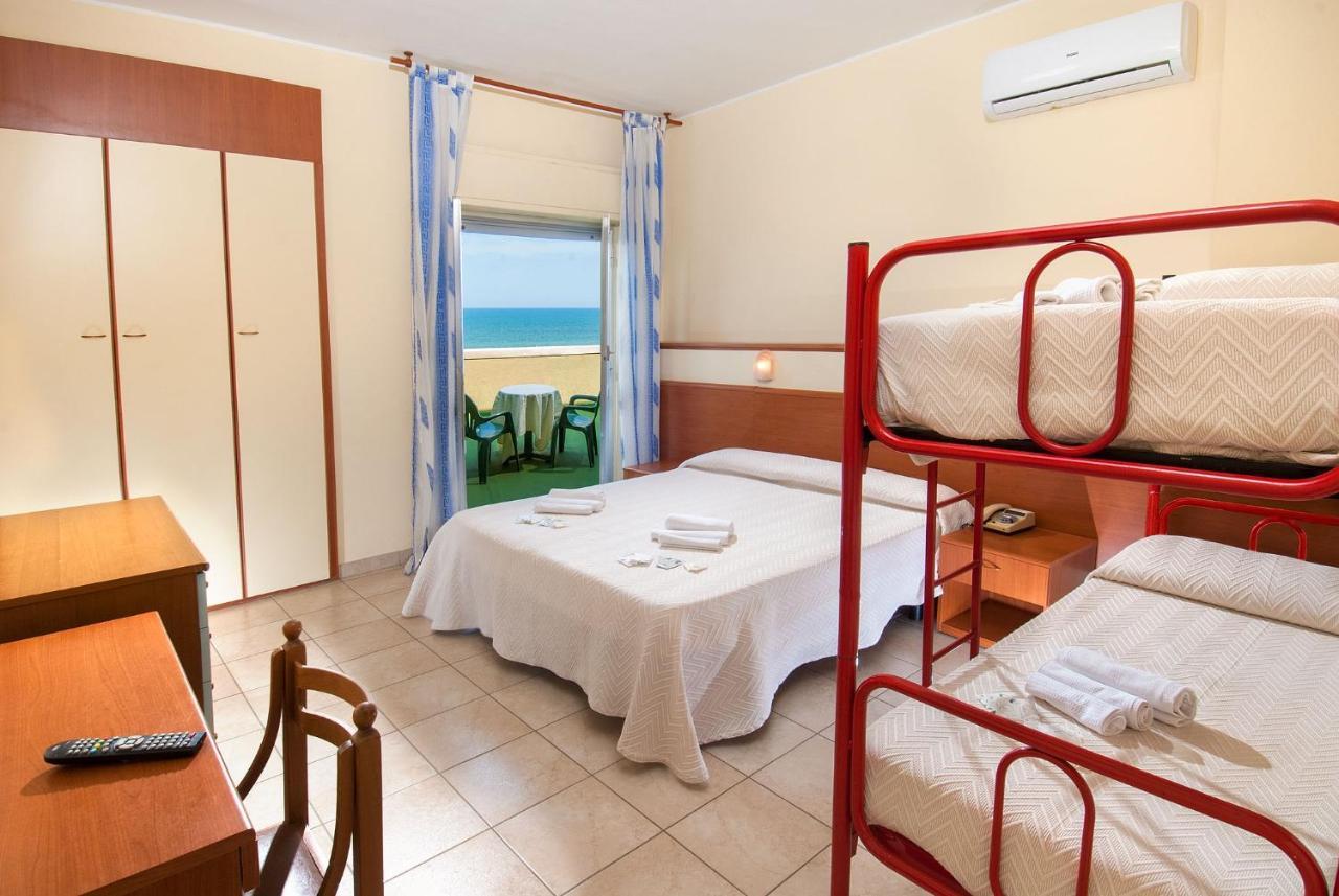 ג'וליאנובה Hotel Smeraldo מראה חיצוני תמונה