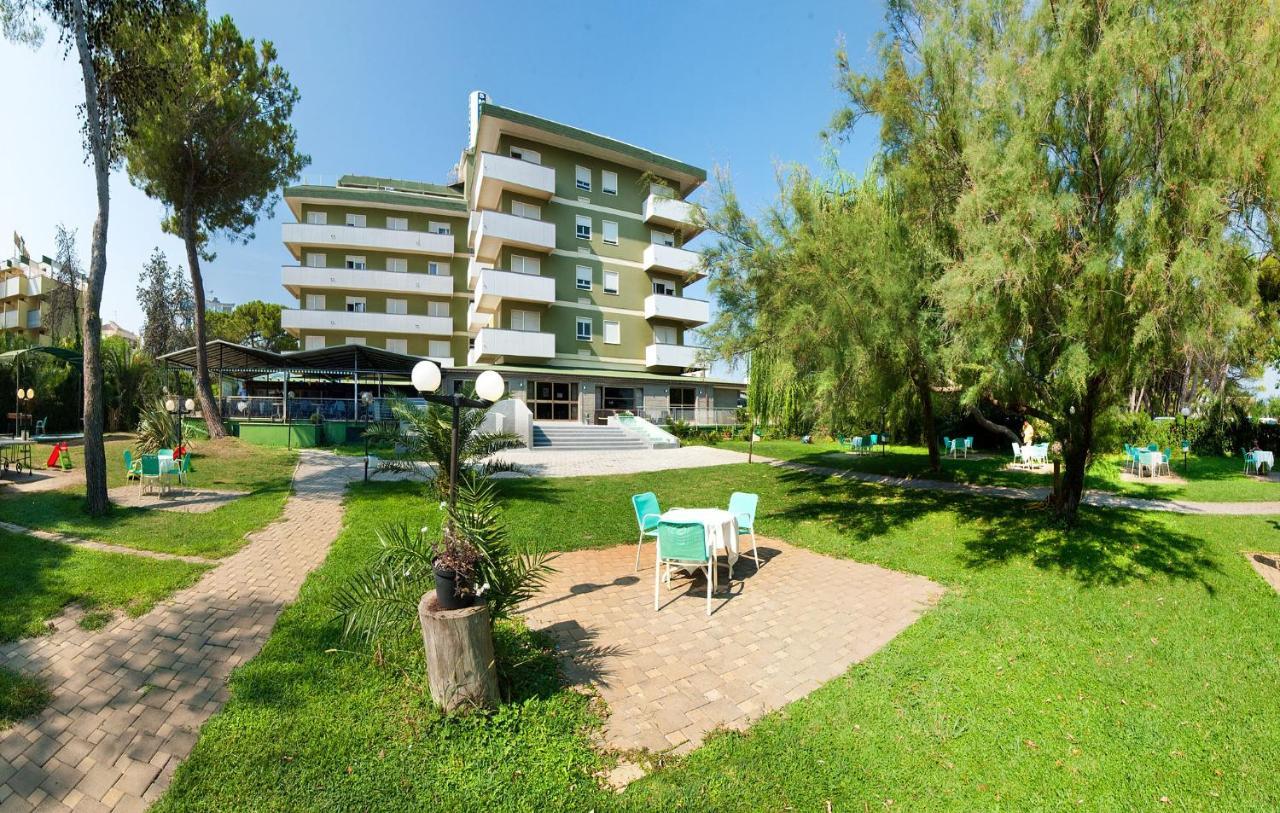 ג'וליאנובה Hotel Smeraldo מראה חיצוני תמונה