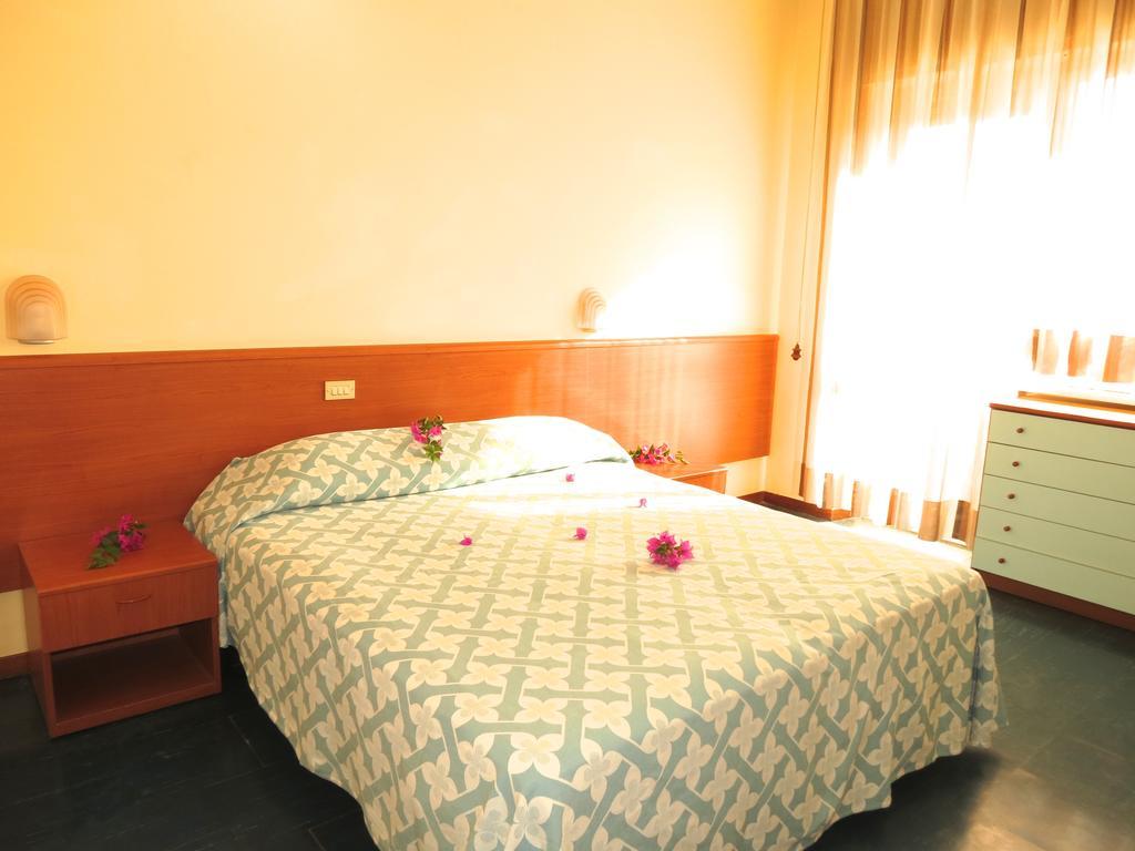 ג'וליאנובה Hotel Smeraldo מראה חיצוני תמונה